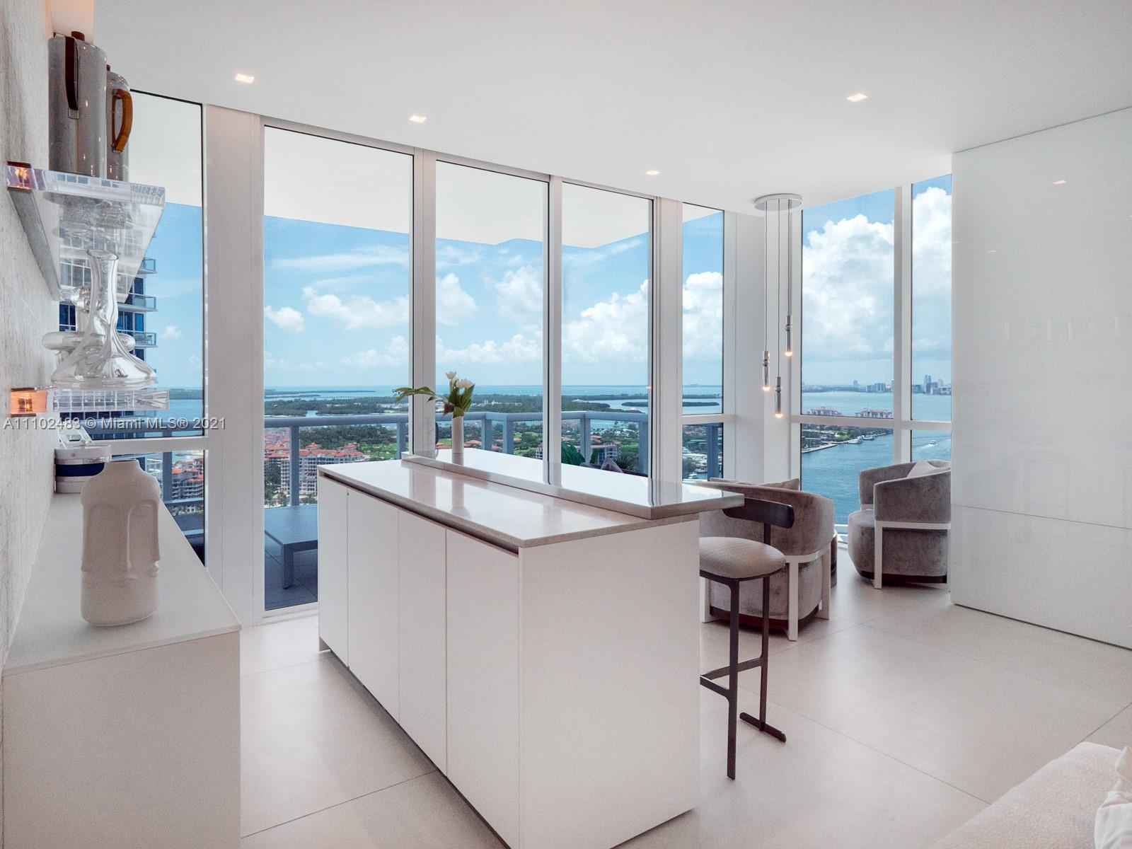 CONTINUUM ON SOUTH BEACH - Residential