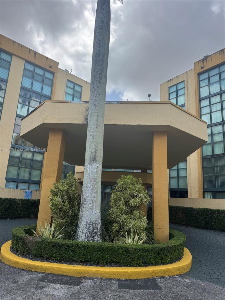 Rental Property at 11790 Sw 18th St 323-3, Miami, Broward County, Florida - Bedrooms: 2 
Bathrooms: 2  - $2,300 MO.