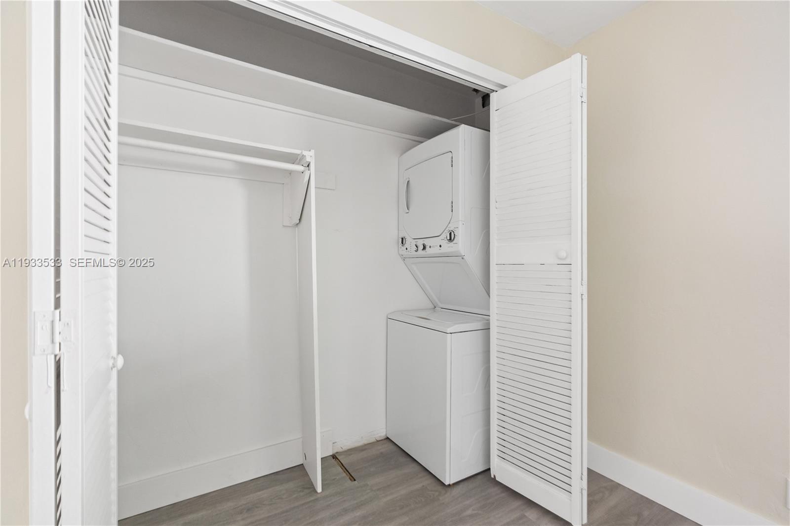 CORONET VISTA CONDO - Residential