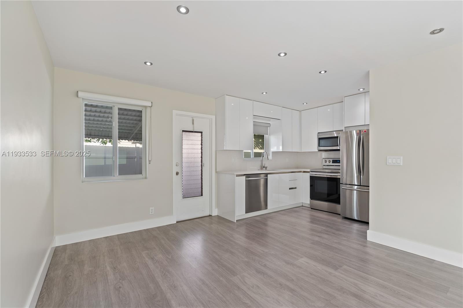 CORONET VISTA CONDO - Residential