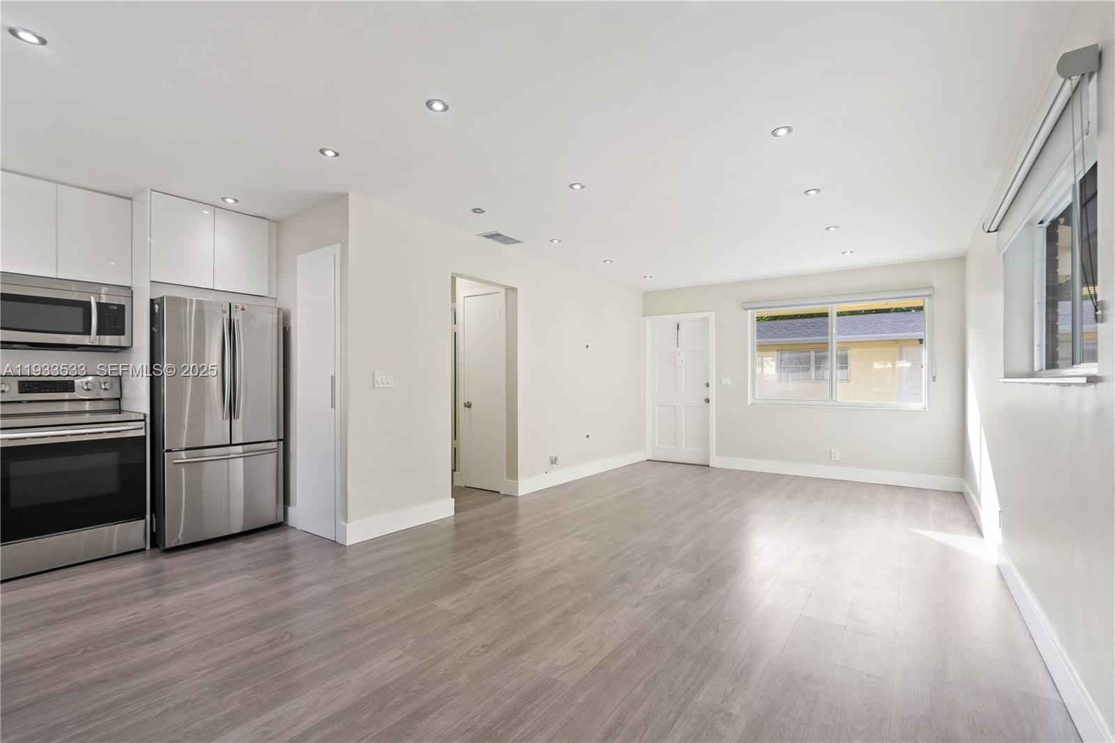 CORONET VISTA CONDO - Residential