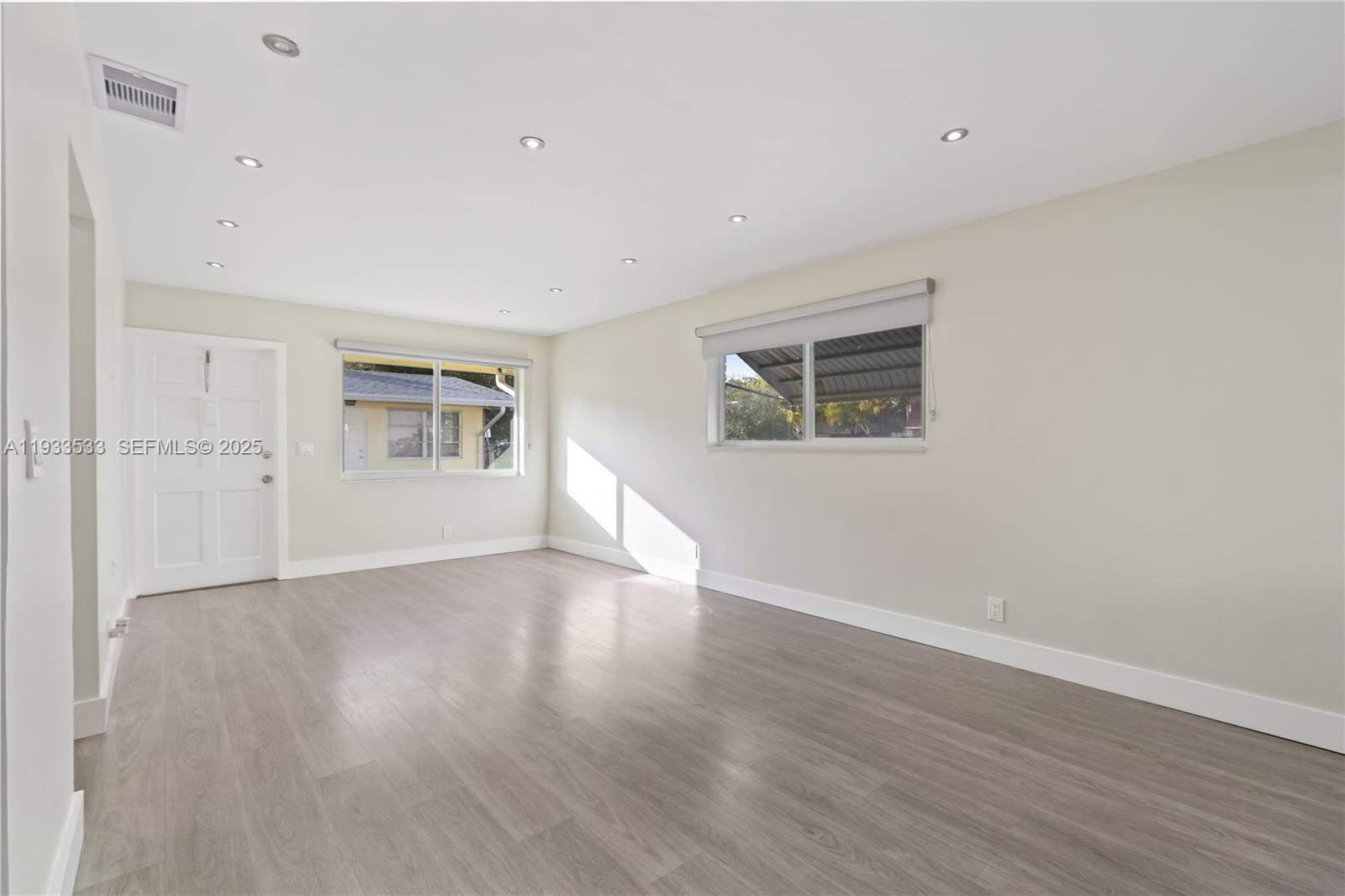 CORONET VISTA CONDO - Residential