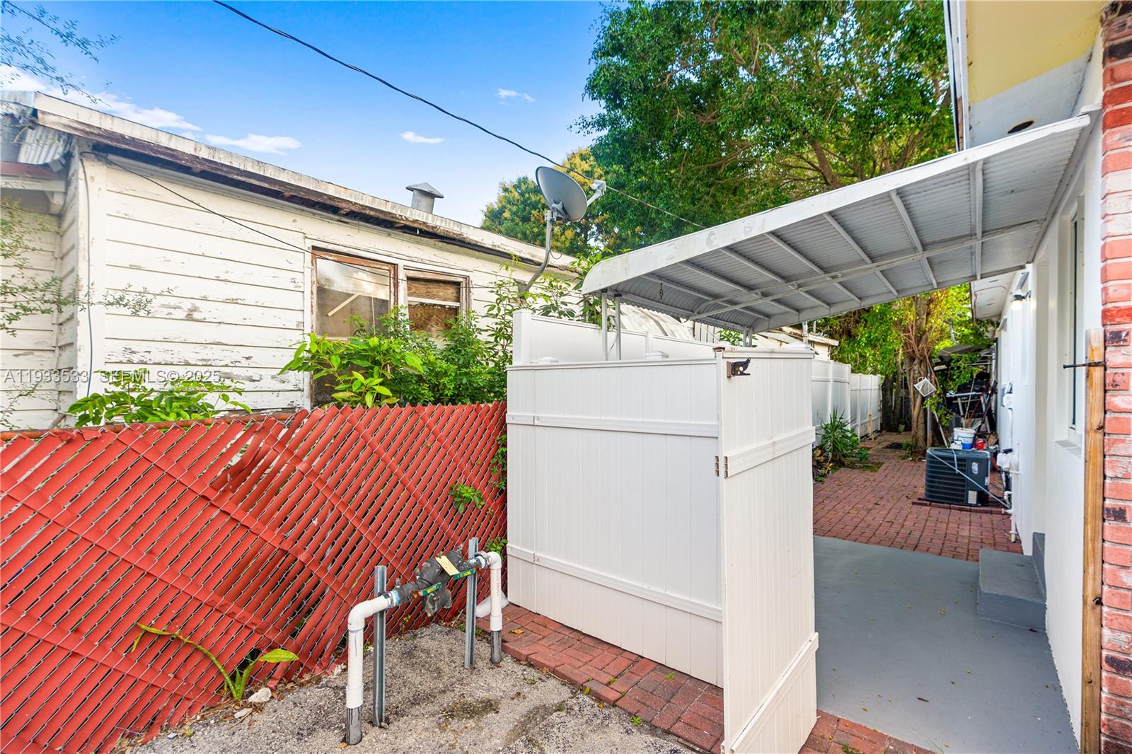 CORONET VISTA CONDO - Residential