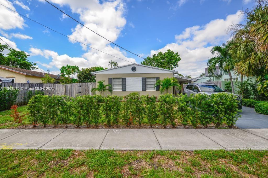 2206 N 26th Ave, Hollywood, FL, 33020/$620,000 1 2206 N 26th Ave