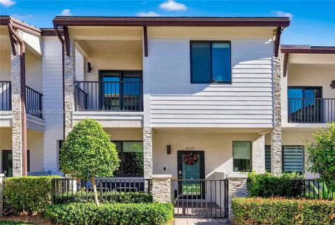 Photo of 4655 NW 83rd Path, Doral, FL 33166 (MLS # A11957954)