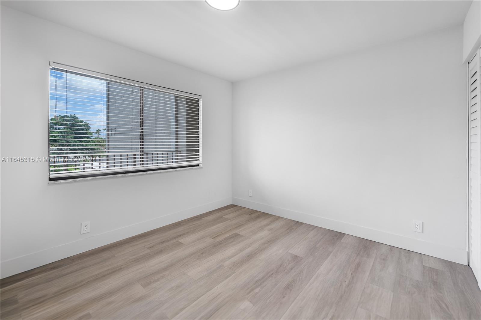 HUNTINGTON LAKES SEC ONE - Residential