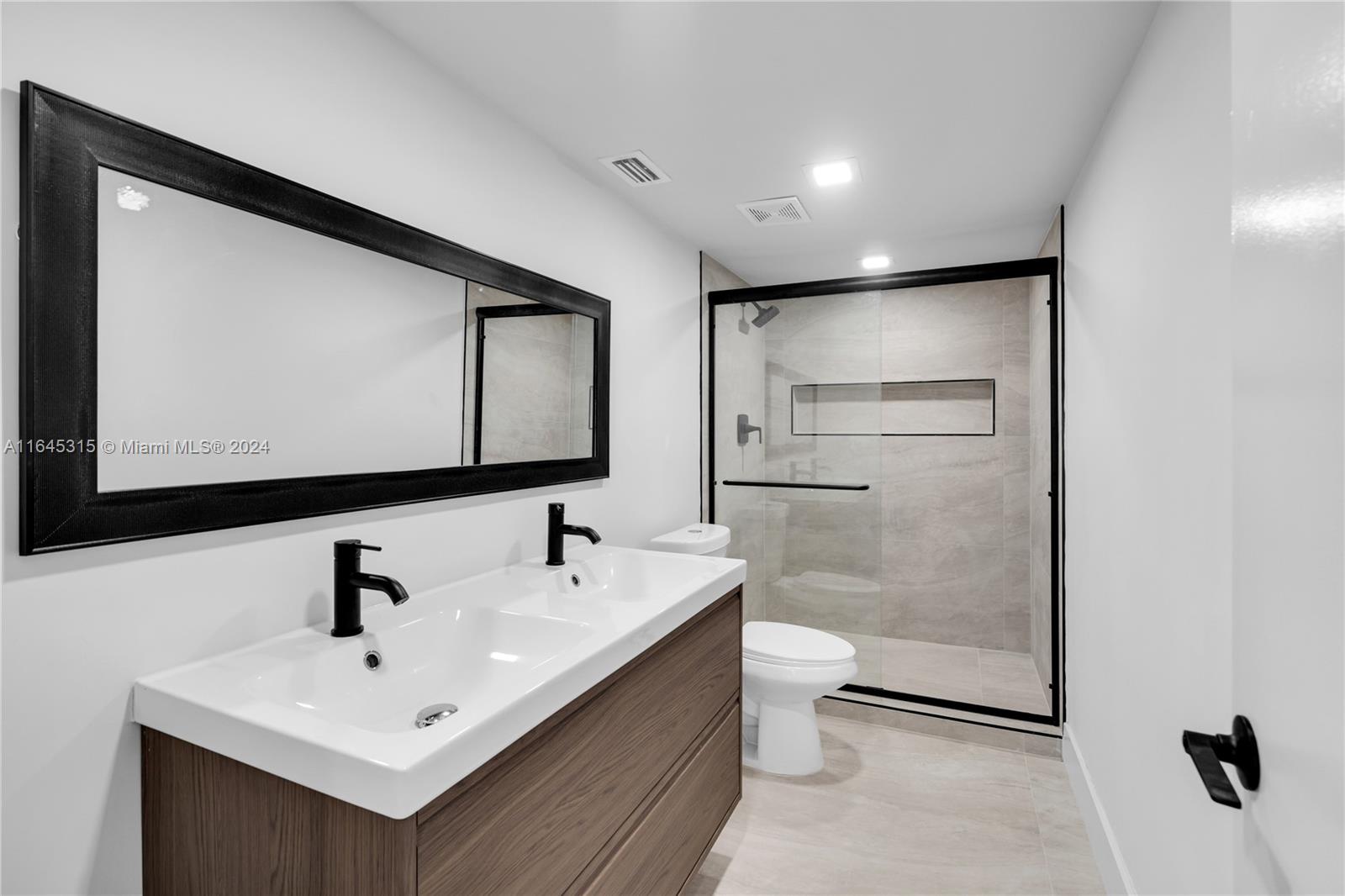 HUNTINGTON LAKES SEC ONE - Residential