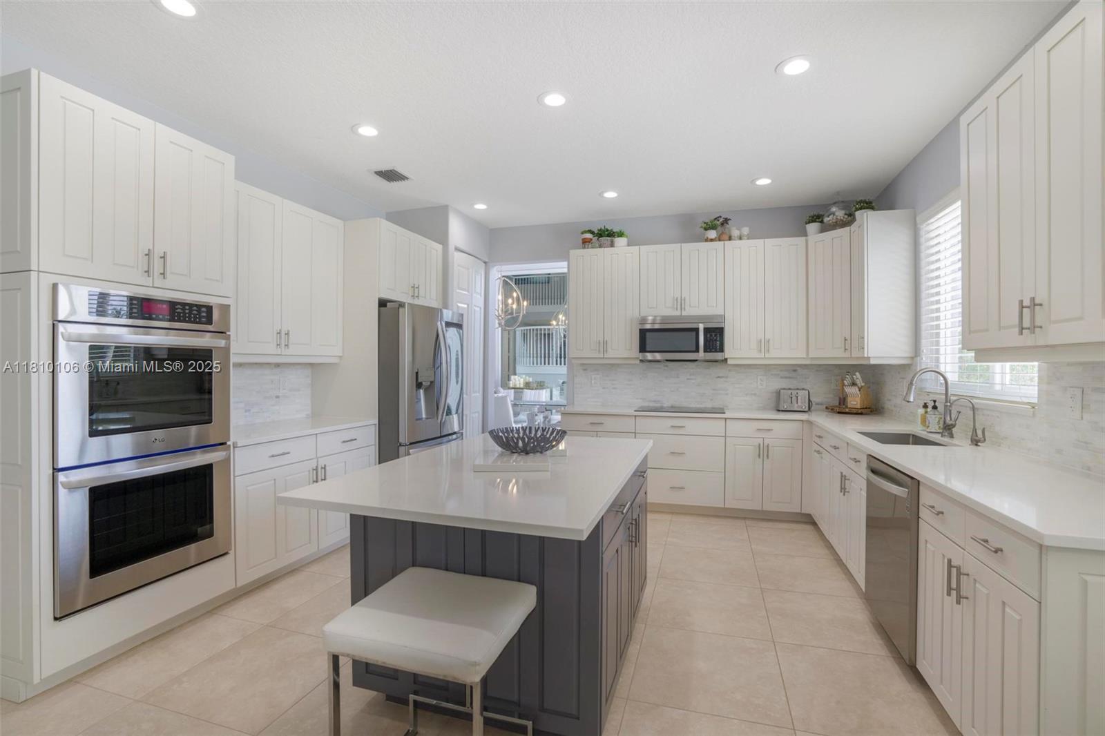 CAPELLA 1 - Residential Lease