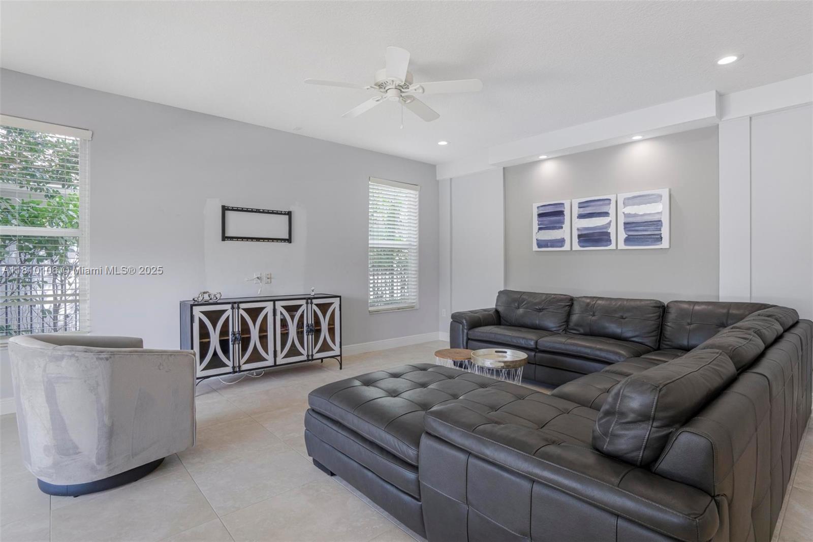 CAPELLA 1 - Residential Lease