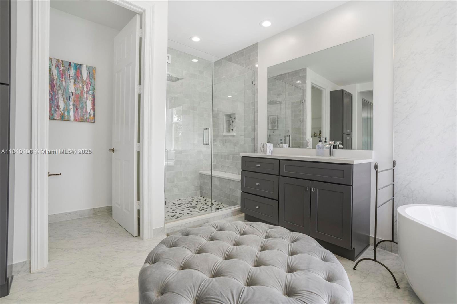 CAPELLA 1 - Residential Lease