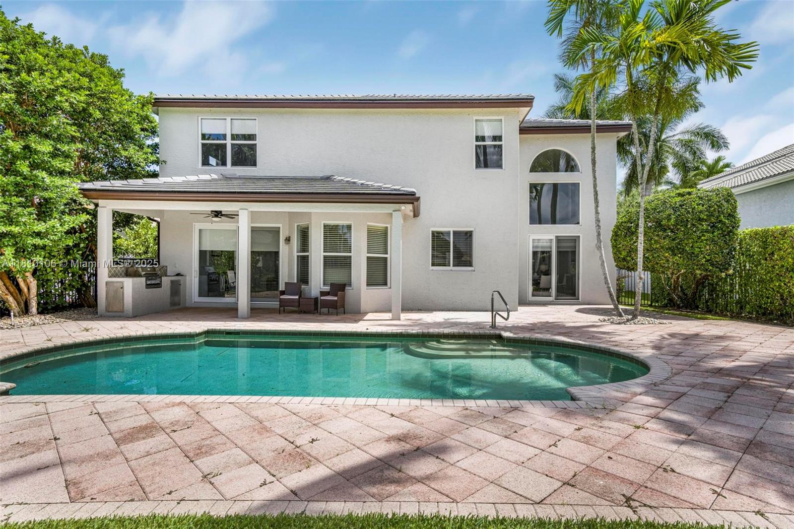 CAPELLA 1 - Residential Lease