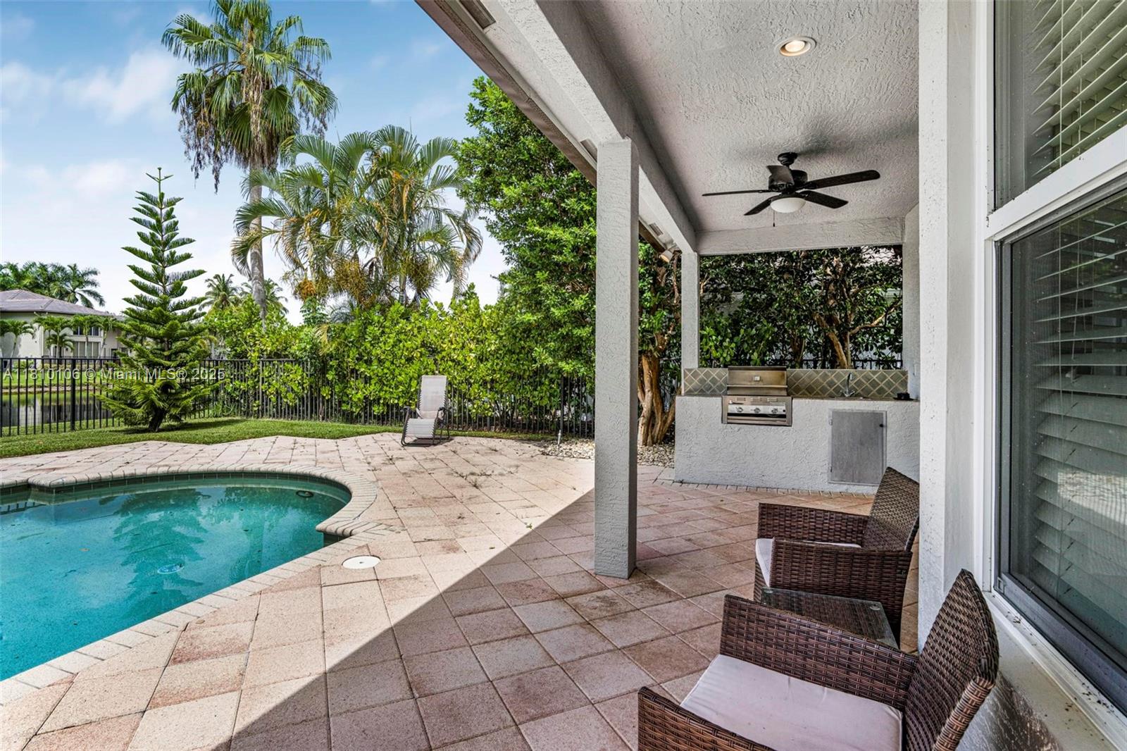 CAPELLA 1 - Residential Lease