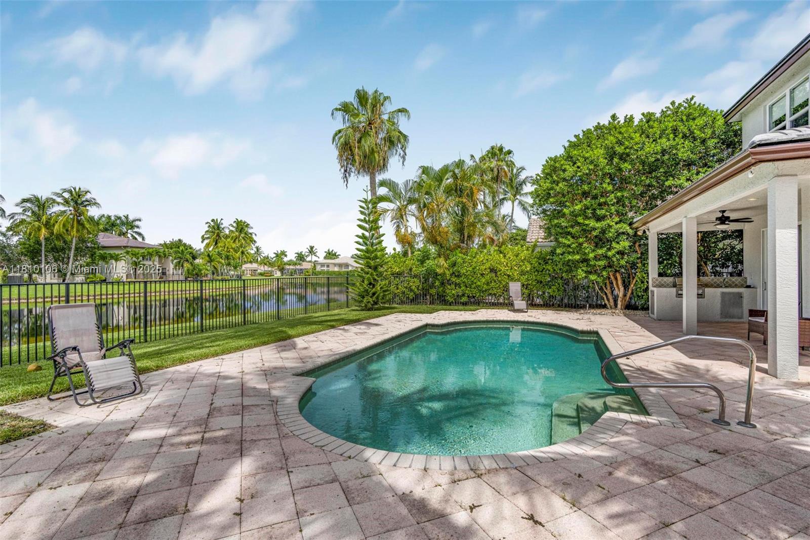 CAPELLA 1 - Residential Lease