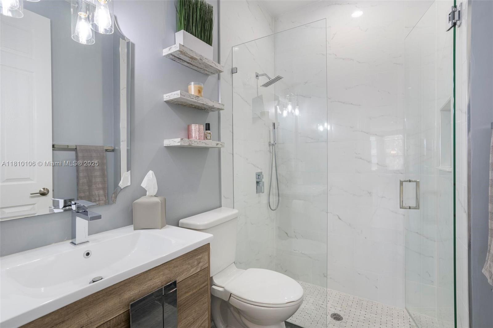CAPELLA 1 - Residential Lease