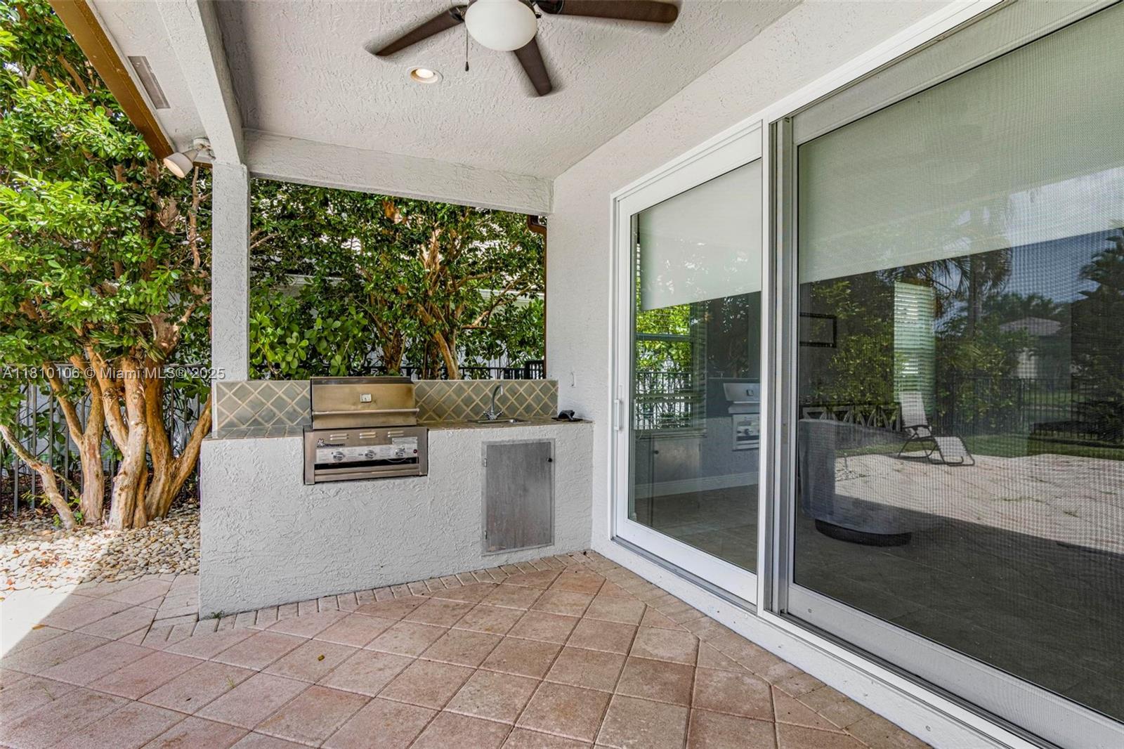 CAPELLA 1 - Residential Lease