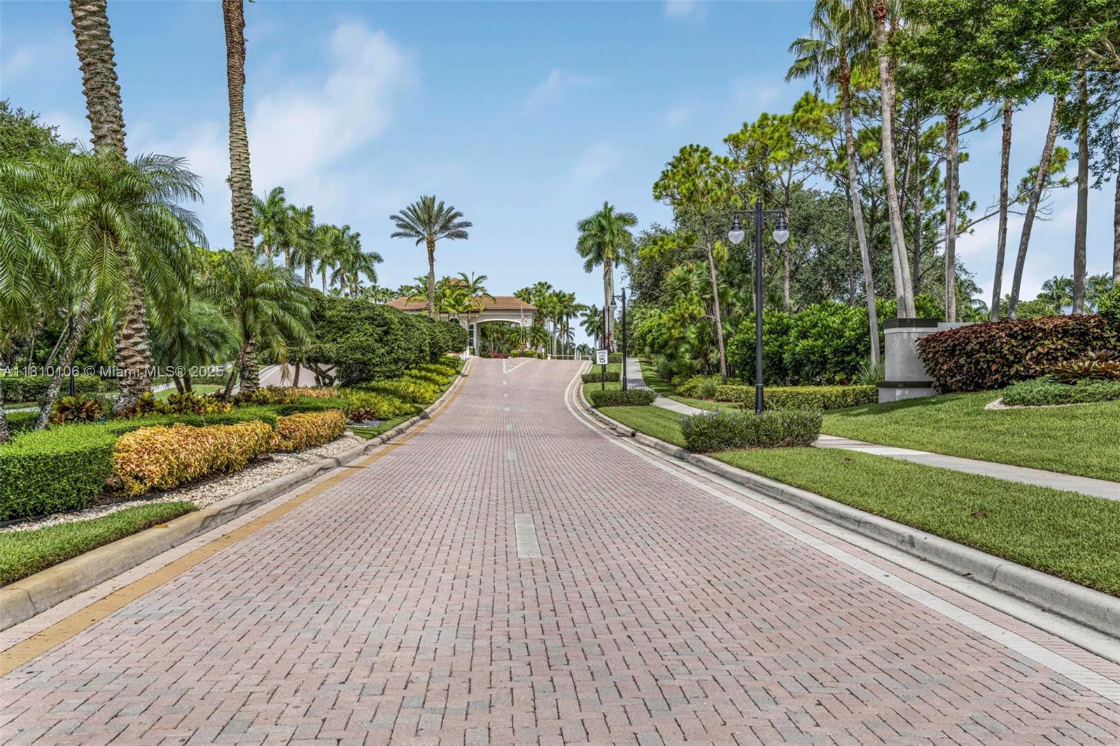 CAPELLA 1 - Residential Lease
