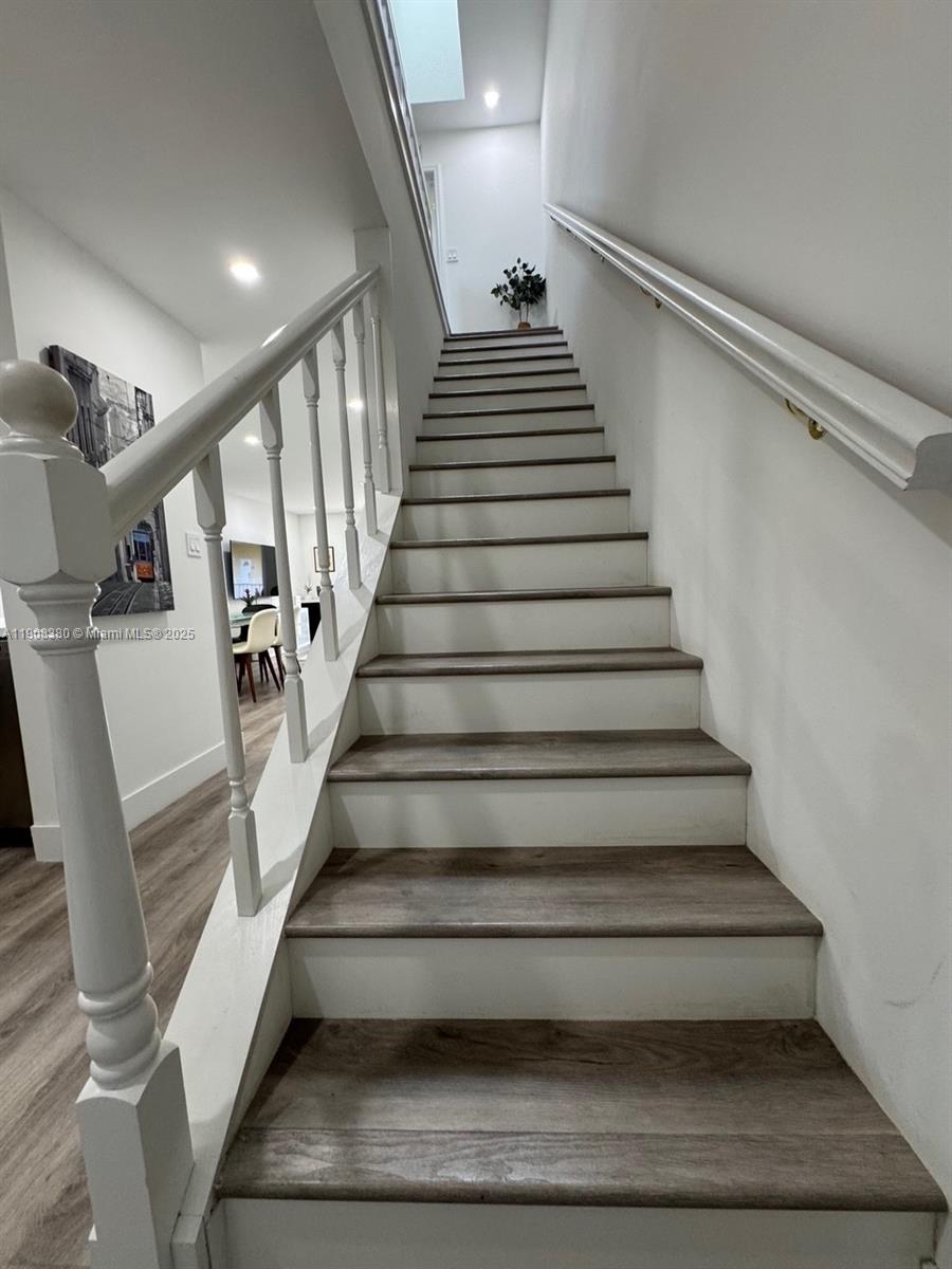 BEACH VILLAS ON HUTCHINSON - Residential Lease