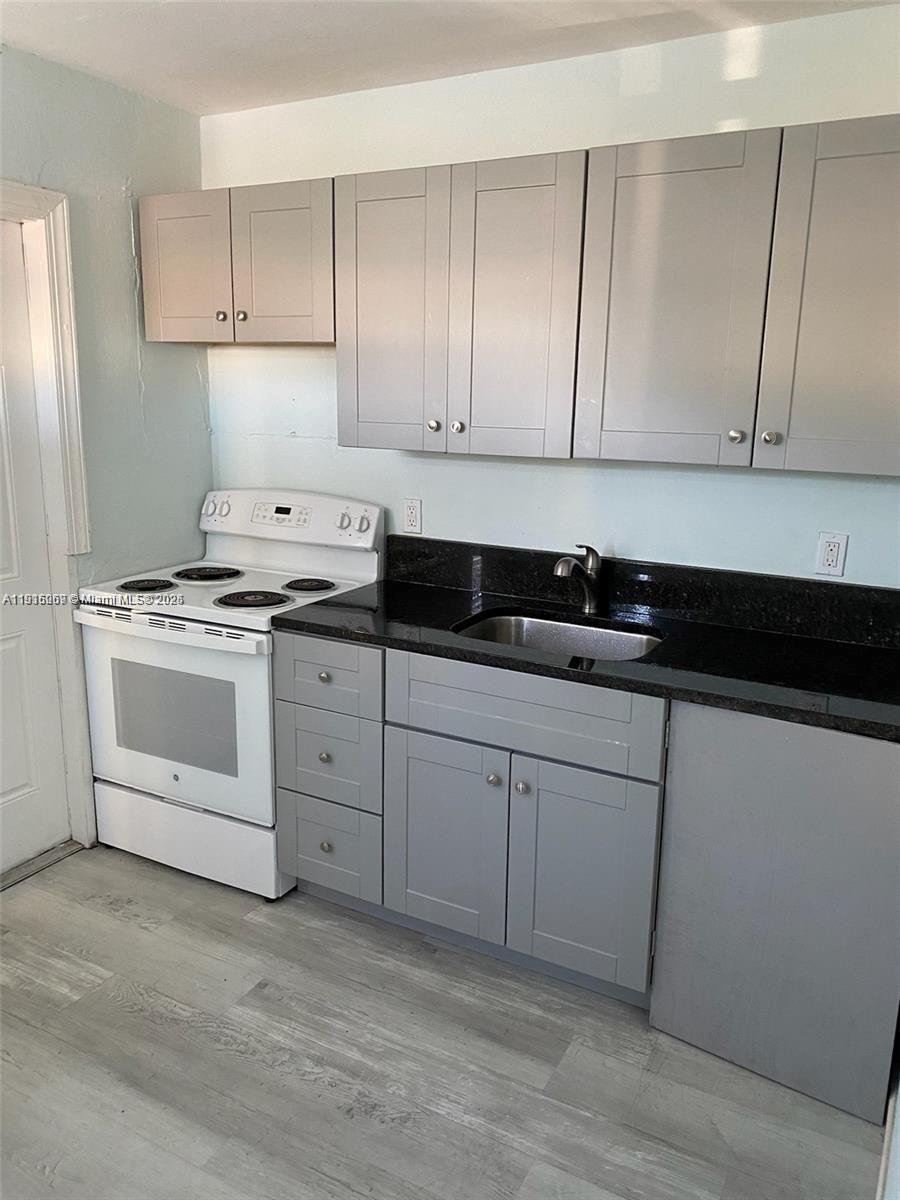 WASHINGTON HEIGHTS - Residential Income