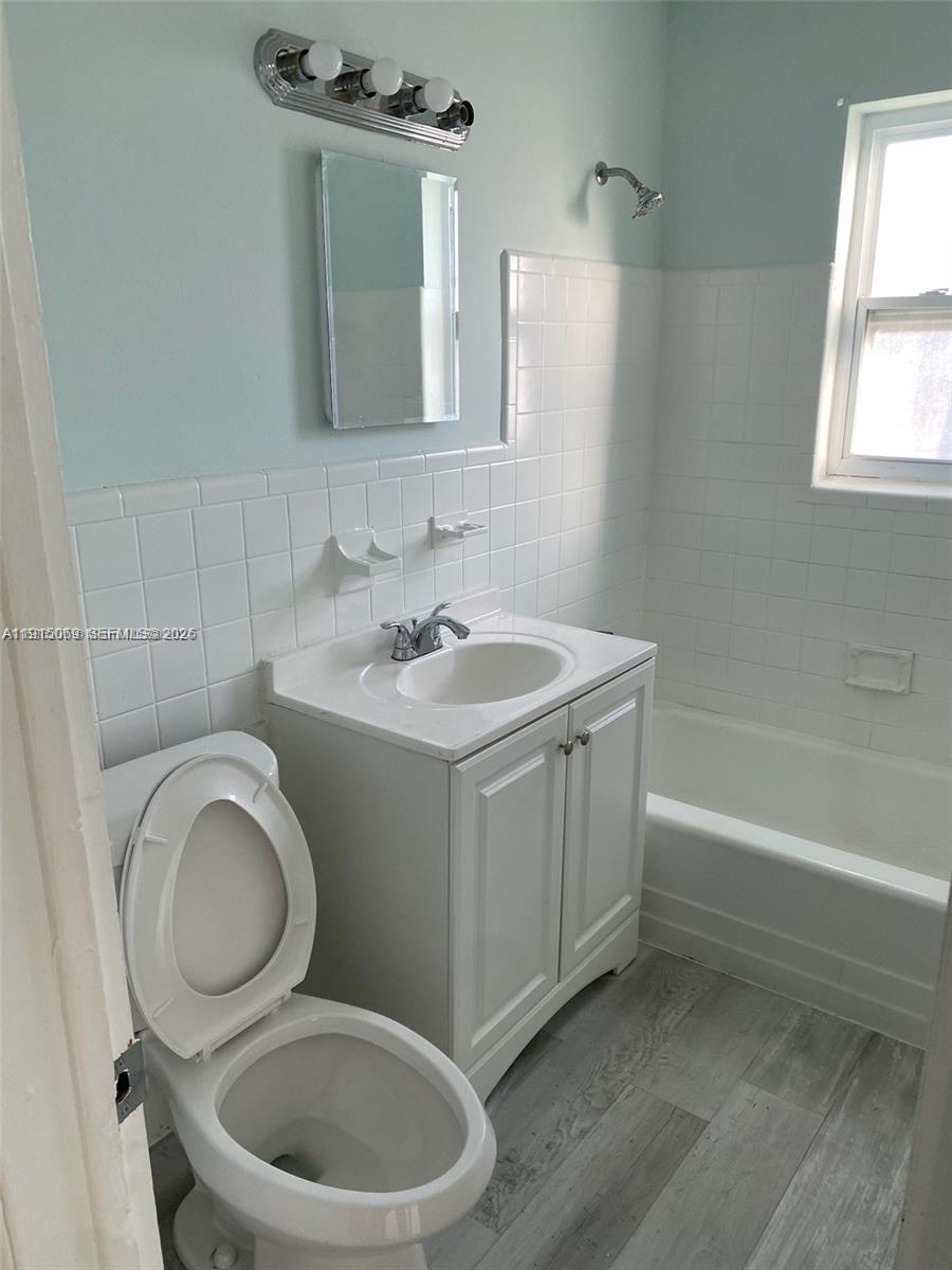 WASHINGTON HEIGHTS - Residential Income