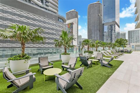 Condominium in Miami FL 1010 Brickell Ave Ave 21.jpg