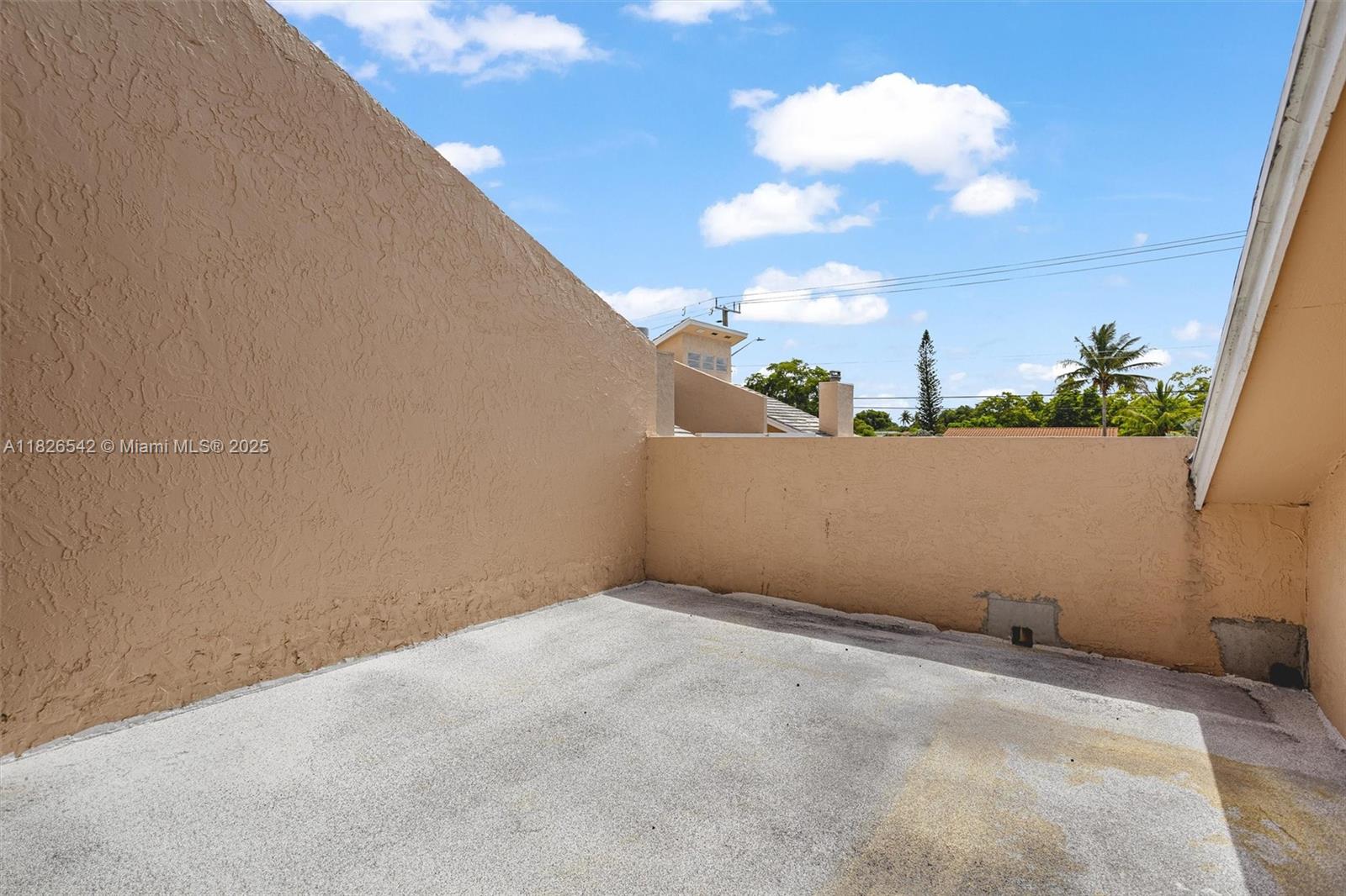 HAYLOFTS OF CORAL SPRINGS - Residential