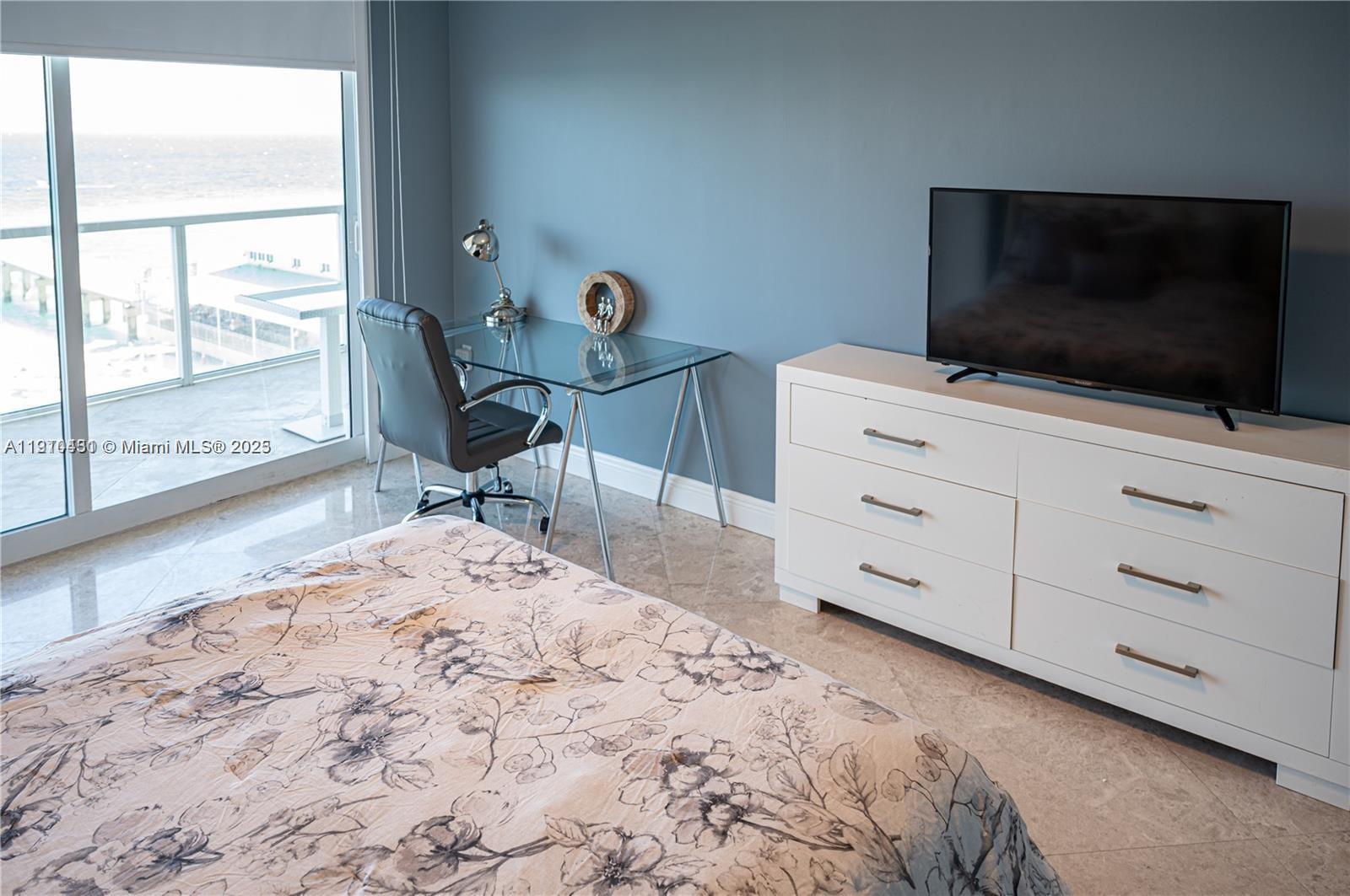 LA PERLA CONDO - Residential Lease