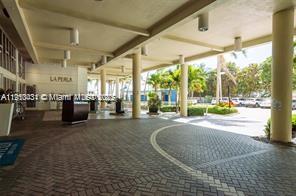 LA PERLA CONDO - Residential Lease