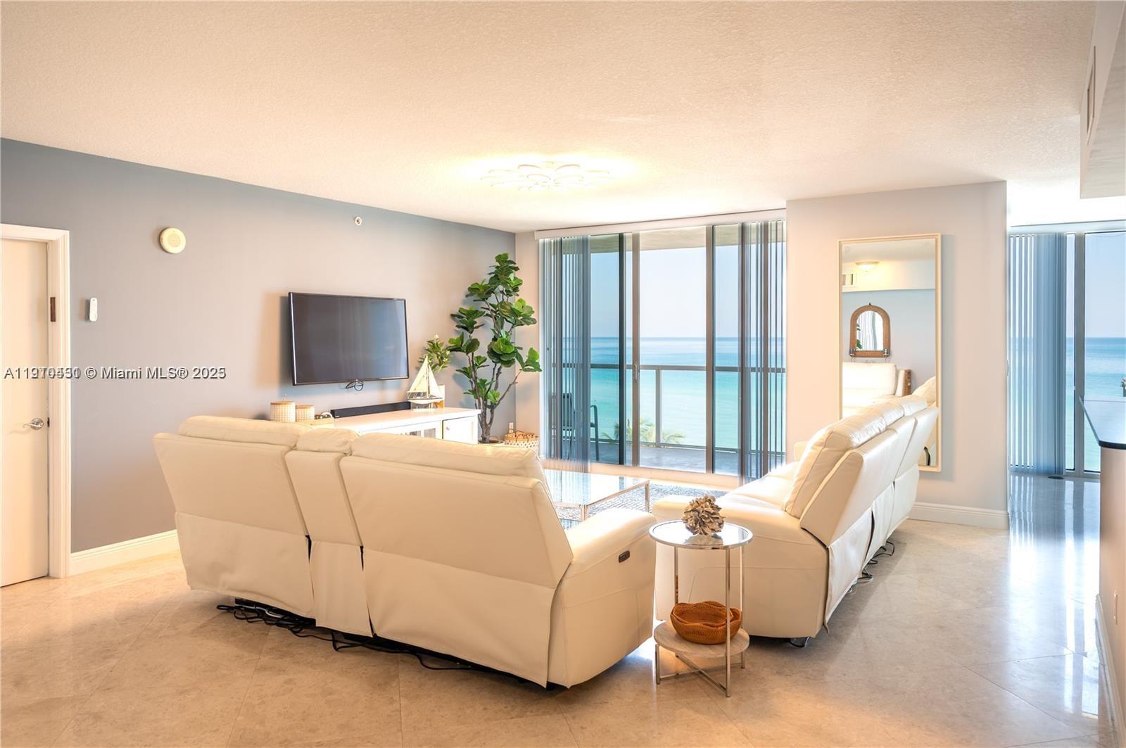 LA PERLA CONDO - Residential Lease