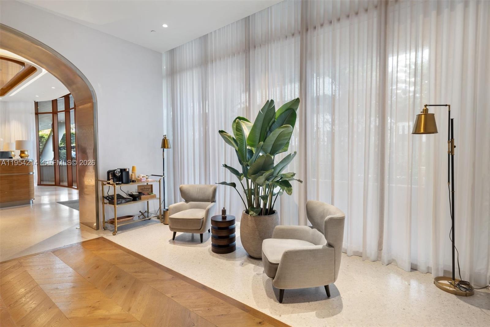 2678 Tigertail Ave 1609