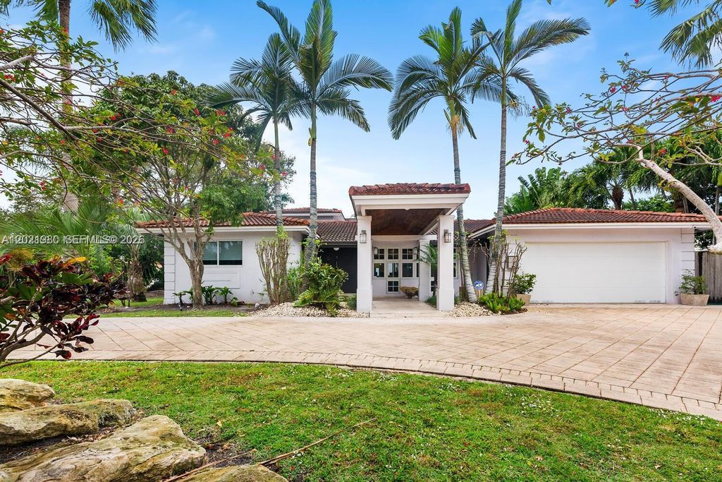 Photo of 4101 Bayview Dr, Fort Lauderdale, FL 33308 (MLS # A12021980)