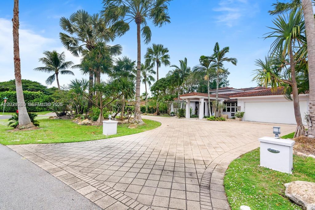 Photo of 4101 Bayview Dr, Fort Lauderdale, FL 33308 (MLS # A12021980)