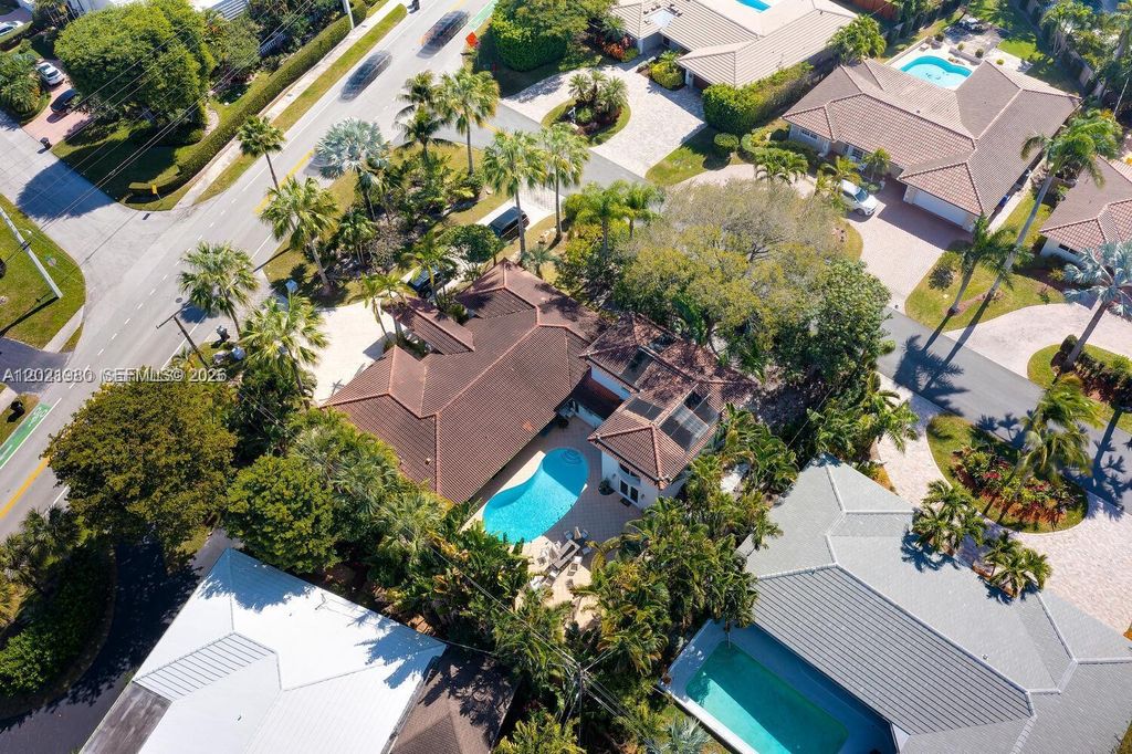 Photo of 4101 Bayview Dr, Fort Lauderdale, FL 33308 (MLS # A12021980)
