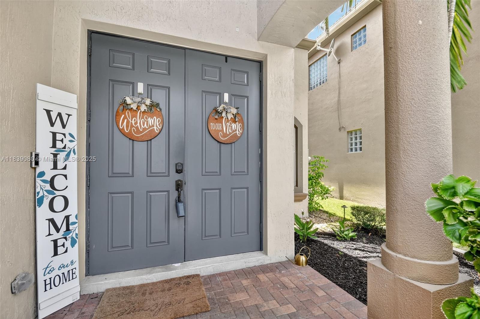 1086 Grove Park Cir