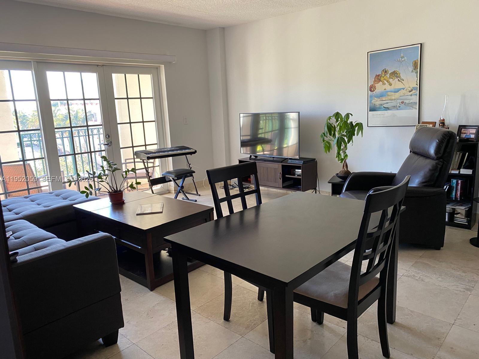 ARMITAGE PLACE NO 3 CONDO - Residential