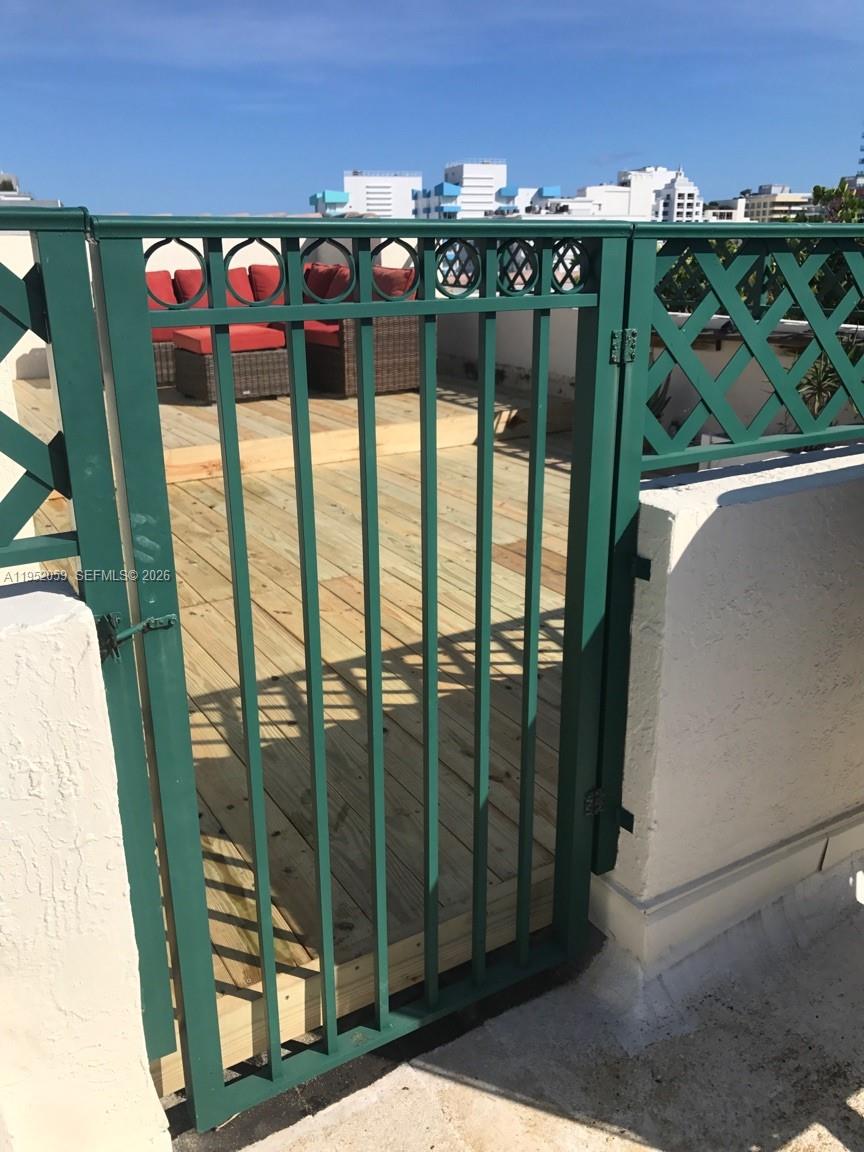 ARMITAGE PLACE NO 3 CONDO - Residential