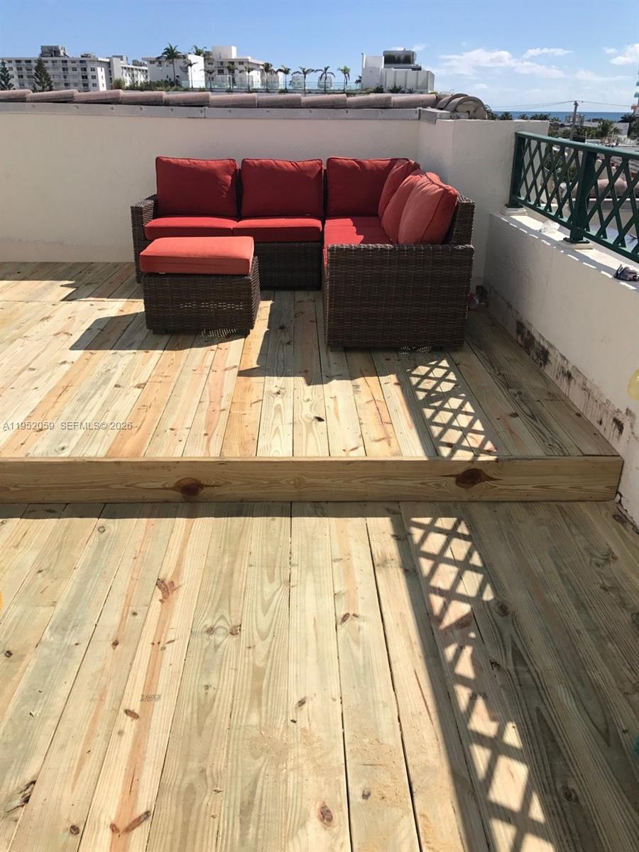 ARMITAGE PLACE NO 3 CONDO - Residential