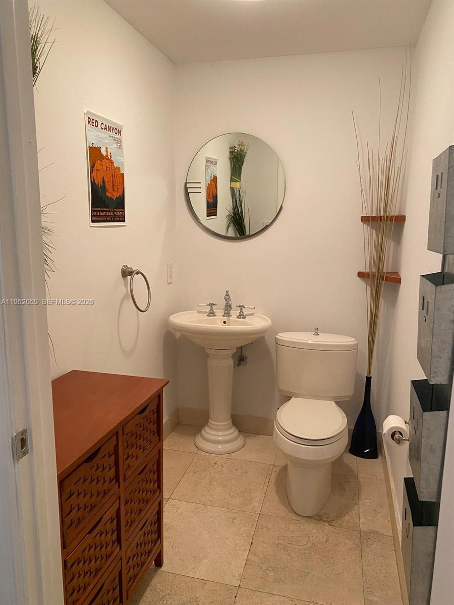 ARMITAGE PLACE NO 3 CONDO - Residential