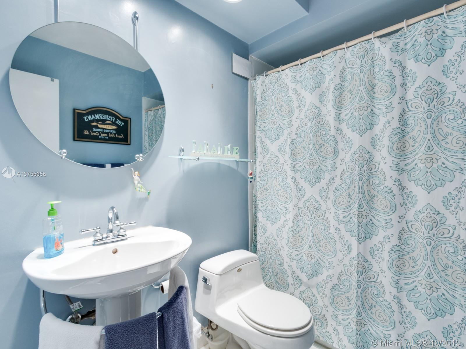 ALLINGTON TOWERS CONDO - Residential