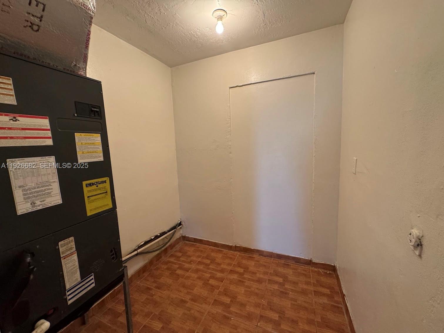 LESLIE ESTATES SEC 2 - Residential Lease