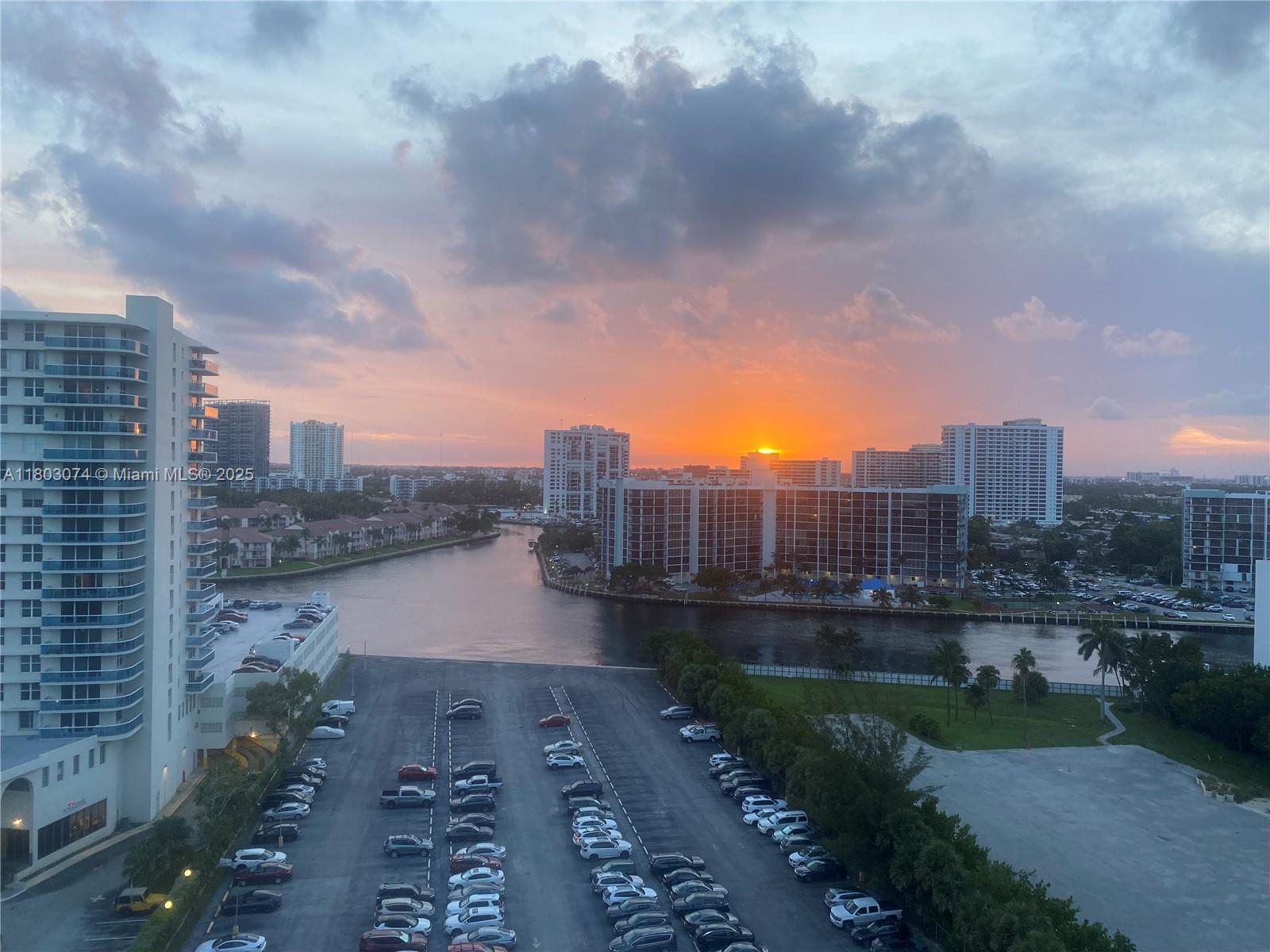 3725 S Ocean Dr 1427