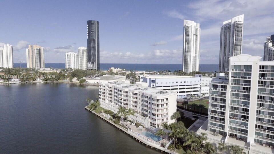 LES PELICANS (THE PELICAN - Residential