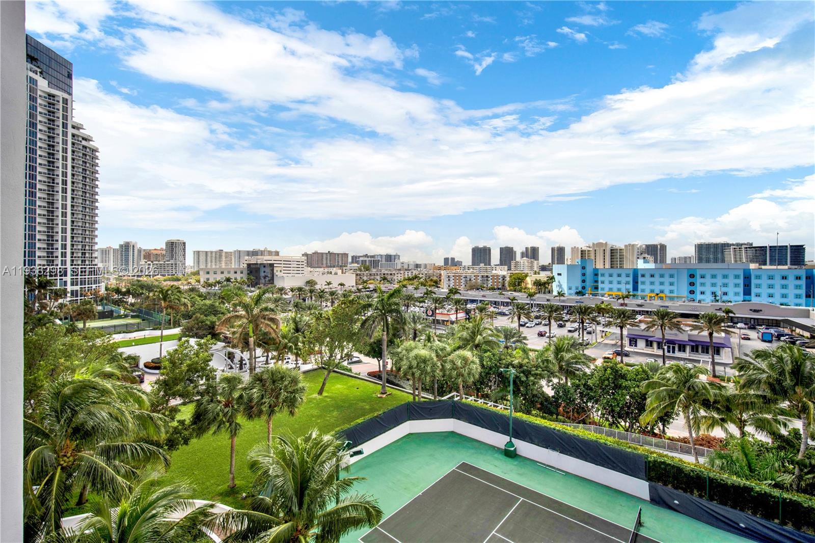 TRUMP ROYALE CONDO - Residential