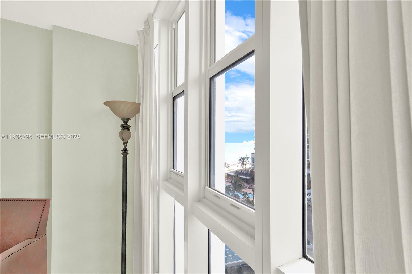 TRUMP ROYALE CONDO - Residential