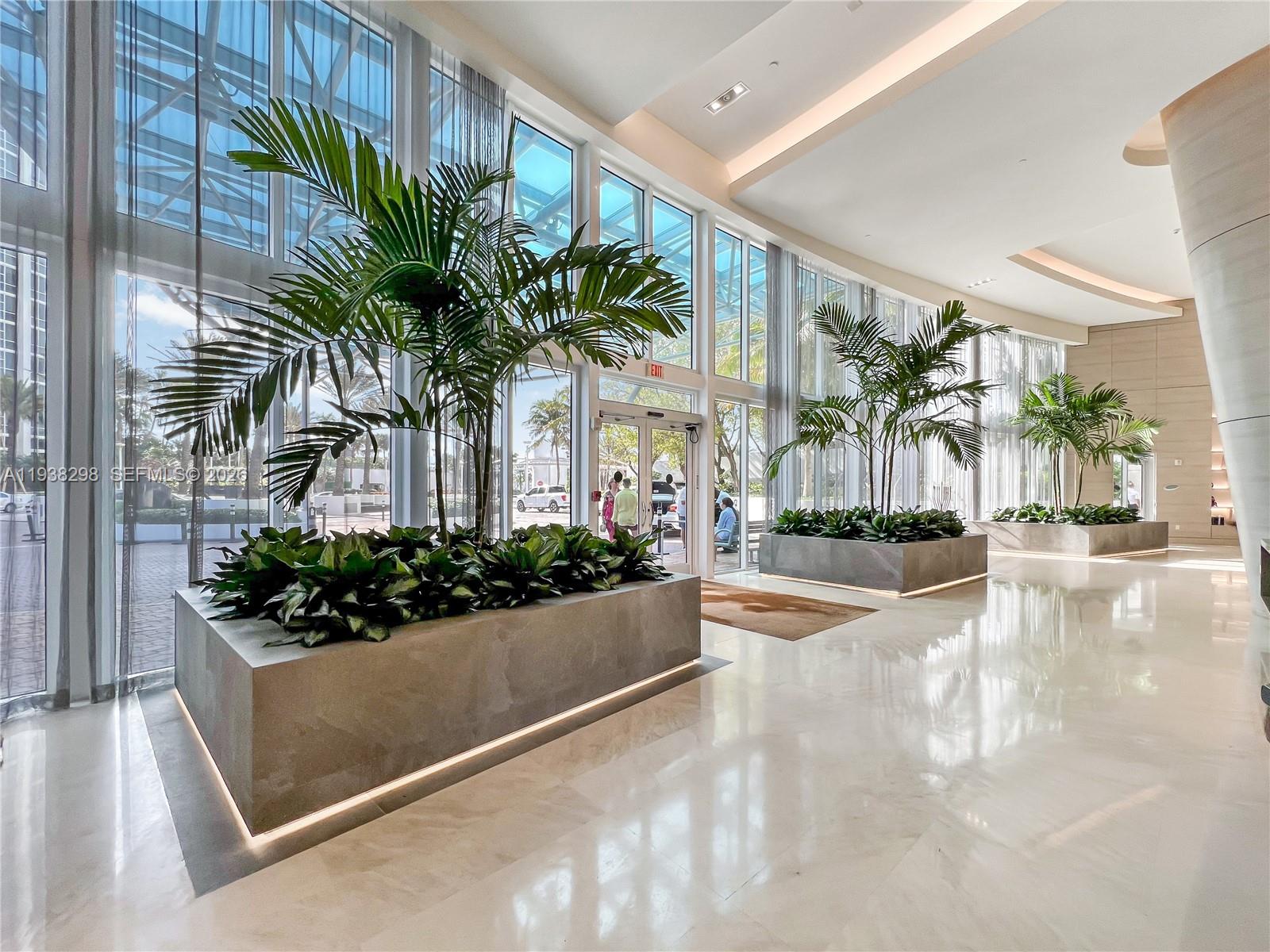 TRUMP ROYALE CONDO - Residential