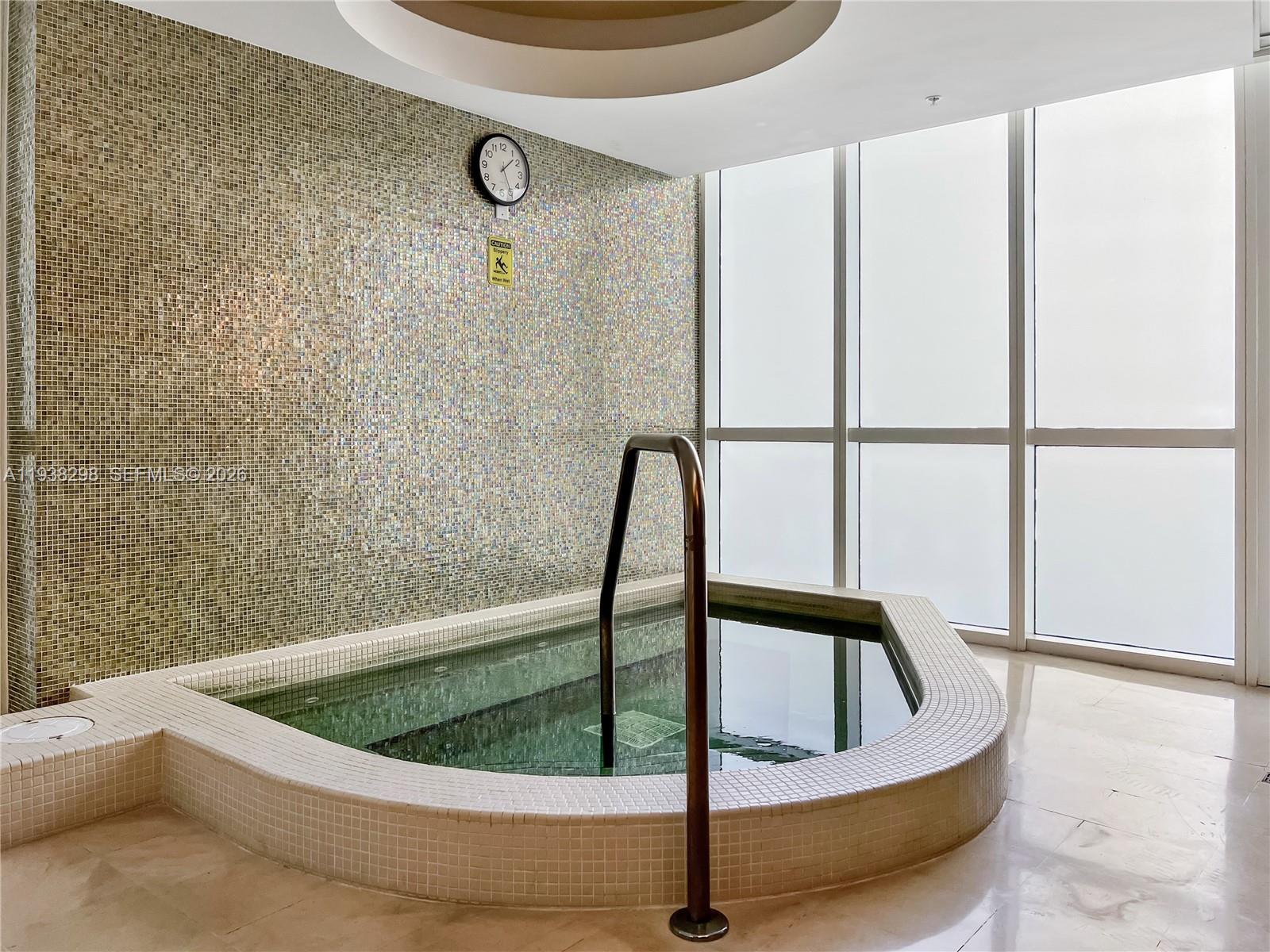 TRUMP ROYALE CONDO - Residential