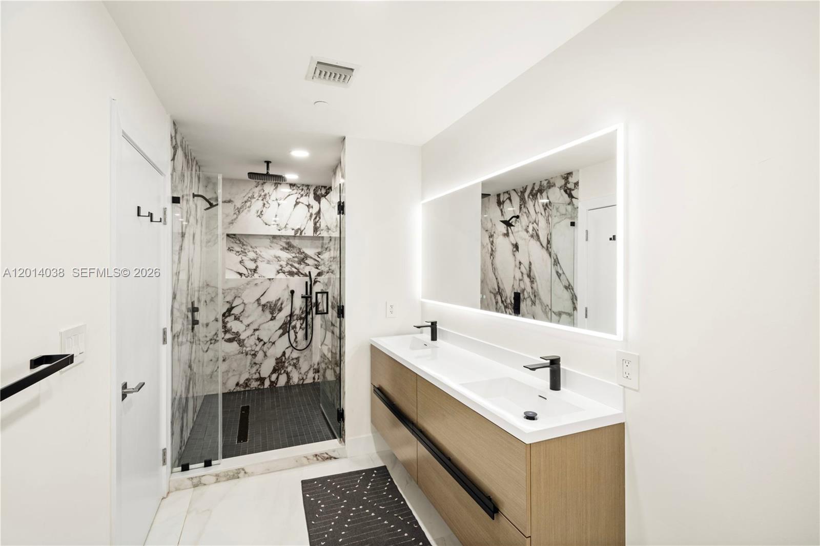 900 BISCAYNE BAY CONDO - Residential