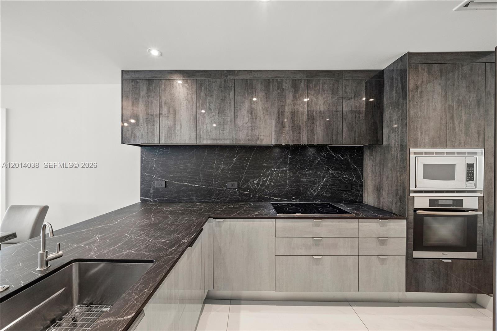 900 BISCAYNE BAY CONDO - Residential