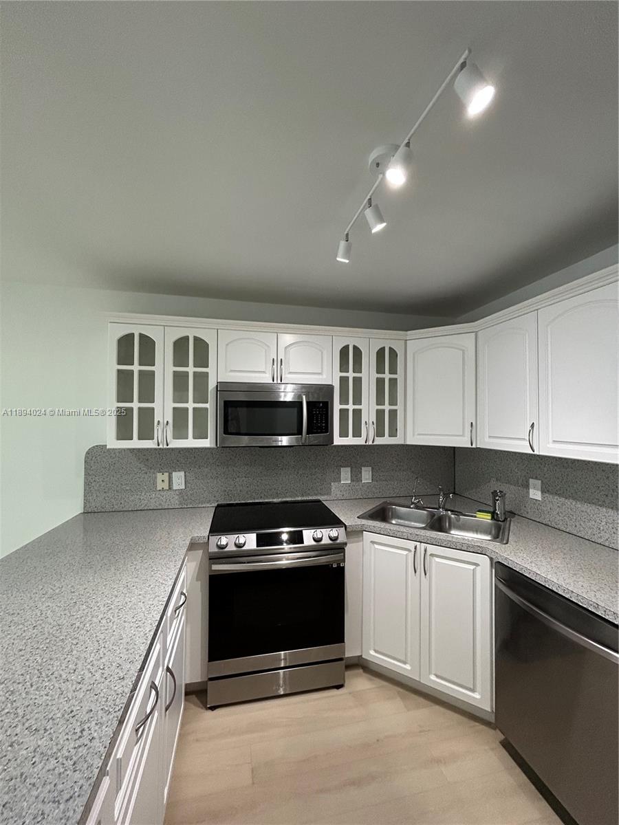 BRISTOL POINTE - Residential Lease