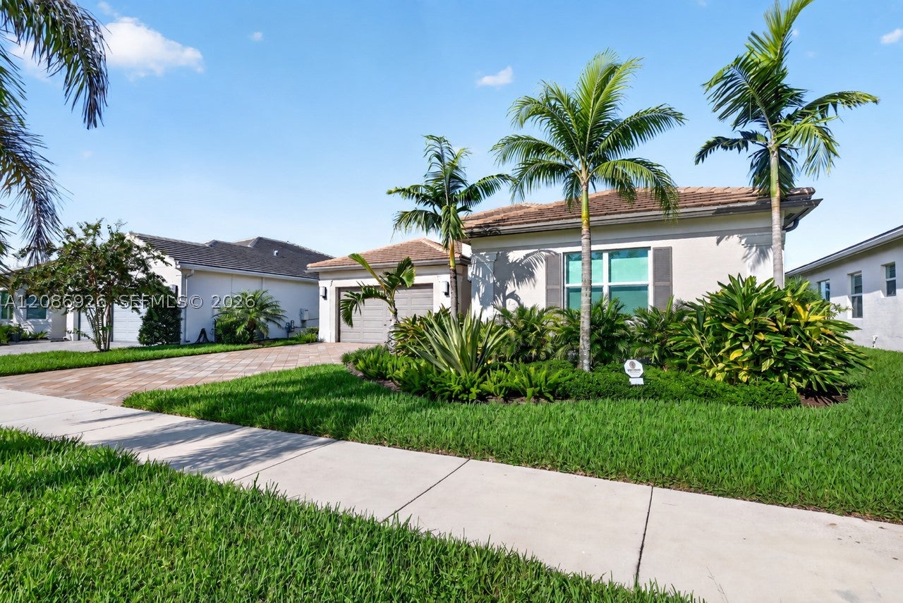 12046 SW Laguna Bay Pkwy