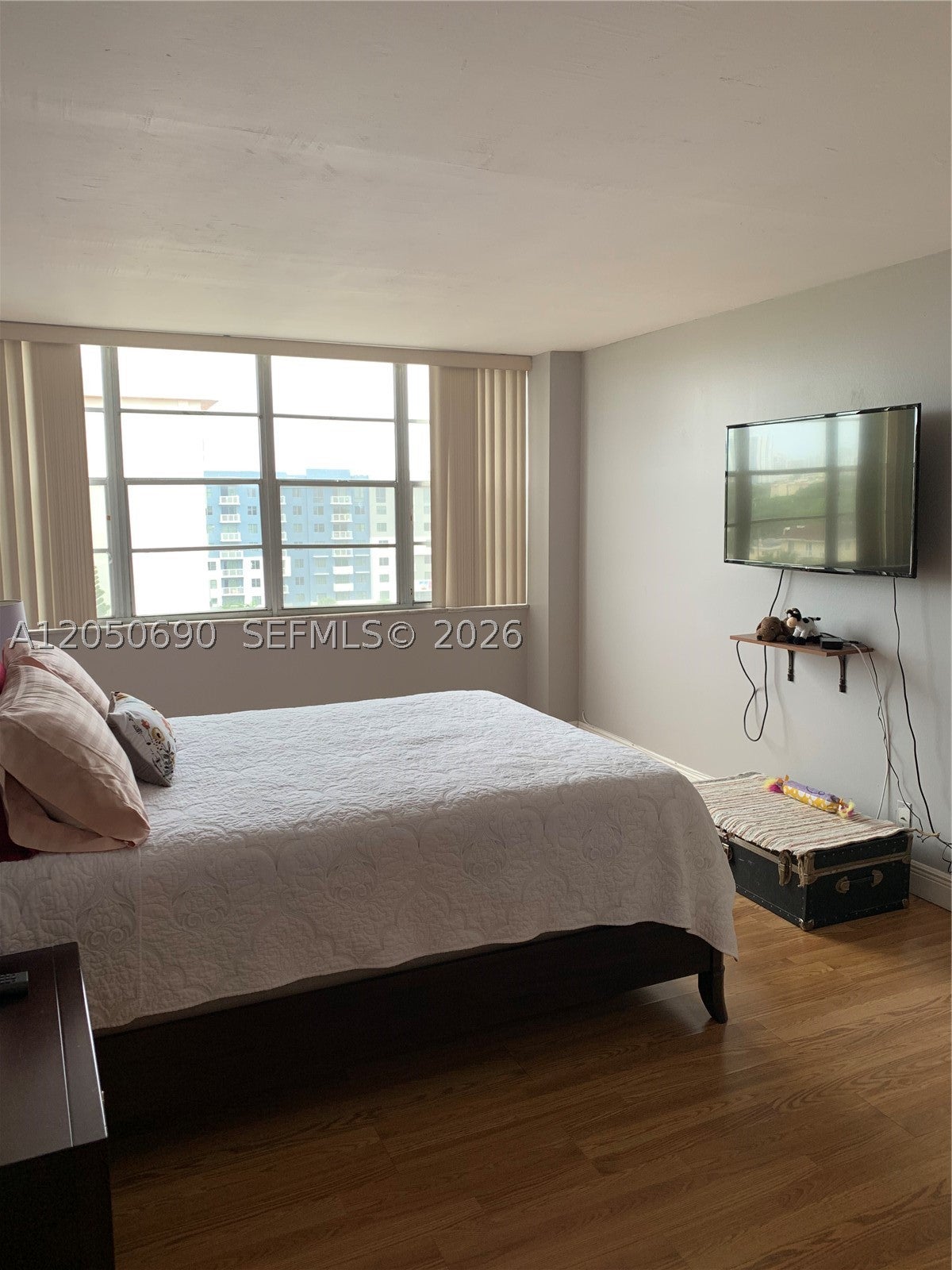 2025 NE 164th St 808, North Miami Beach FL 33162
